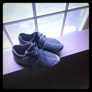 Size 6 Adidas tubular Gray